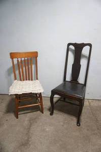 lot 31 image: (2ct) Vintage Wooden Chairs