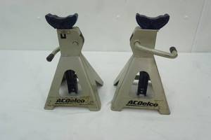 lot 38 image: AC Delco pair of  2 ton jack stand