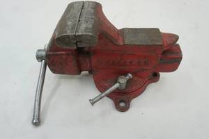 lot 45 image: Craftsman Vise