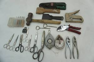 lot 50 image: Tools chalk line, pliers