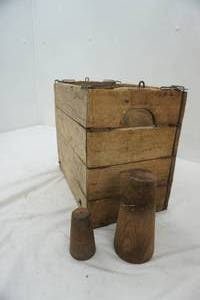 lot 111 image: Vintage wire folded wood box