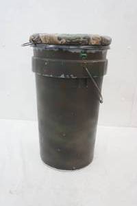 lot 114 image: Sportsmans pail with swivel lid