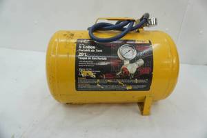 lot 115 image: Portable air tank
