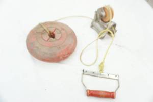 lot 125 image: Weight with pulley