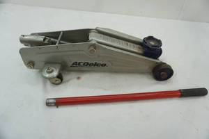 lot 141 image: ACDelco 2 ton floor jack