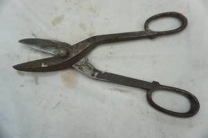 lot 168 image: Tin Snips