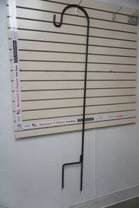 lot 202 image: 5 Shepards Hook