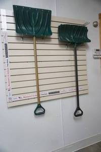 lot 214 image: (2ct) Snow Shovels
