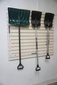 lot 239 image: (3ct) Snow Shovels. Narrow Sidewalk Shovels