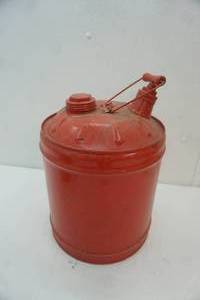 lot 287 image: Vintage Metal 5 Gallon Gas Can (Red)