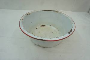 lot 314 image: Vintage enamel white with red trim washing basin