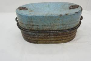 lot 323 image: Vintage Blue enamel roaster