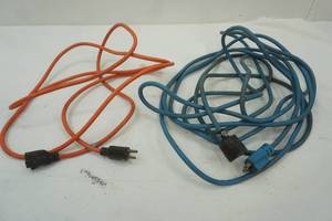 lot 325 image: (2) extension cords