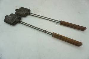 lot 335 image: Camping Pie Irons(2)