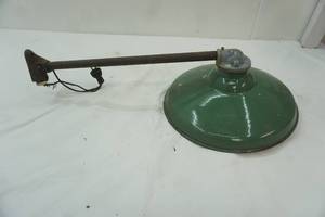 lot 343 image: Outdoor light Fixture