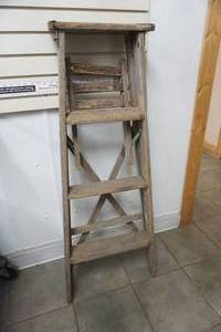 lot 347 image: Wooden Ladder 45 tall