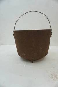 lot 366 image: Vintage Cast Iron Cauldron 11.5 diameter by 9 tall