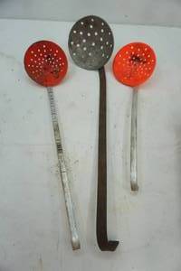 lot 380 image: Ice and Bait Scoops (3t)