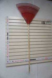 lot 385 image: Plastic Leaf Rake with Wooden Handle (red)