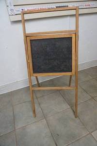lot 390 image: Vintage Folding Easel Chalkboard