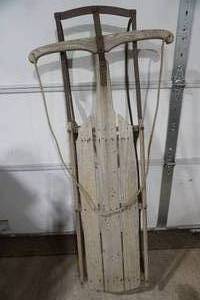 lot 423 image: Vintage Wooden Snow Sled