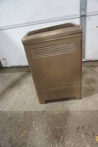 lot 430 image: Vintage Dearborn Room Heater