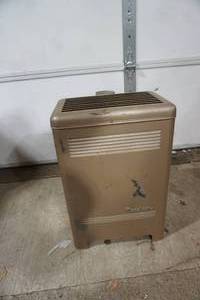 lot 431 image: Vintage Dearborn Room Heater