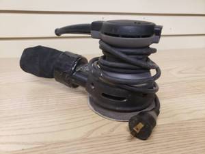 lot 6 image: Porter Cable Palm sander