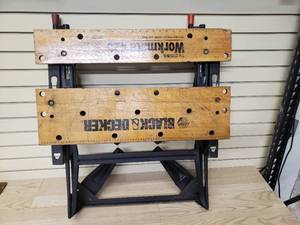 lot 9 image: Black & Decker work mate 425