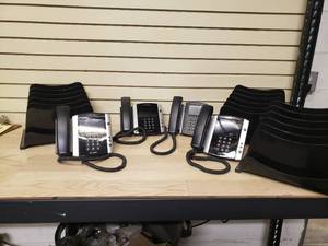 lot 20 image: 4 office phones and 3 File holders