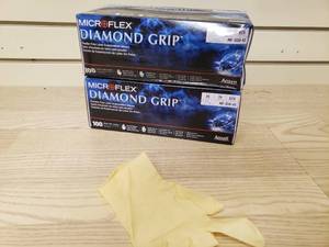 lot 72 image: 2 boxes Diamond Grip Powder free latex gloves