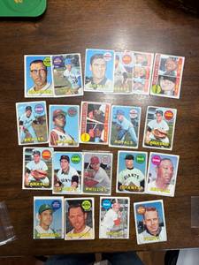 lot 262 image: 1969 Topps Baseball Card Lot Vintage Cards, 20 Cards