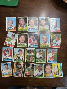 lot 266 image: 1965 Topps Baseball Card Lot, 21 Cards, Lower Grade