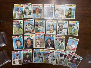 lot 269 image: 1977 Topps Baseball Card Lot, Lower Grade