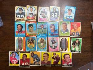 lot 274 image: Vintage Football Card Lot, 23 Cards, Lower Grade, 1960s, 1970ss, 1980s