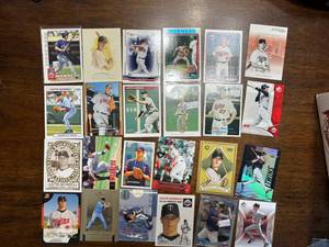 lot 293 image: Justin Morneau Baseball Card Lot, 24 Cards, Minnesota Twins Legend