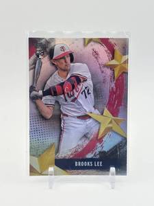 lot 312 image: 2025 Topps Series 1 - Stars of Mlb Brooks Lee Rookie Card Minnesota Twins