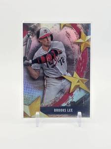 lot 315 image: 2025 Topps Series 1 - Stars of Mlb Brooks Lee Rookie Card Minnesota Twins