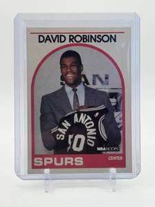 lot 380 image: 1989-90 NBA Hoops - David Robinson #138 Rookie Card