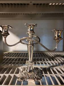 lot 232 image: Vintage Silver-Plated 3-Arm Candelabra with Ornate Floral Base