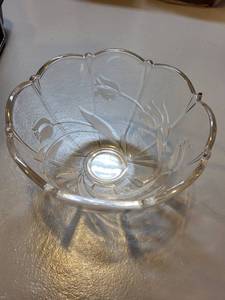 lot 236 image: Gorham Tulip Bouquet Glass Dessert Bowl