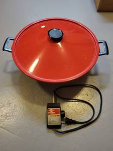 lot 246 image: West Bend Sensa-Temp Electric Wok with Heat Control