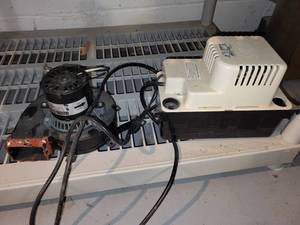 lot 248 image: Fasco Blower Motor and Little Giant VCMA-20ULS Condensate Pump