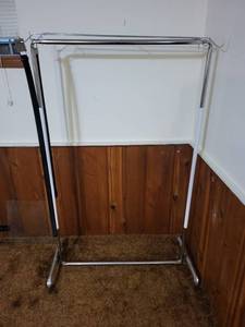 lot 269 image: Metal Garment Rack with Overhead Shelf