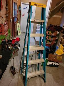 lot 272 image: Louisville Fiberglass 6-Foot Step Ladder and Aluminum Step Stool