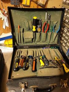 lot 283 image: Vintage Tool Case with Assorted Hand Tools