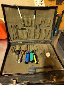 lot 284 image: Vintage Technicians Tool Case with Hand Tools and Accessories