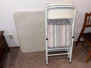 lot 9 image: Cosco Folding Card Table with 4 Padded Chairs