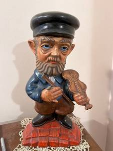 lot 16 image: Vintage Hand-Painted Porcelain Figurine of Fiddler with Violin, 16 Inches Tall