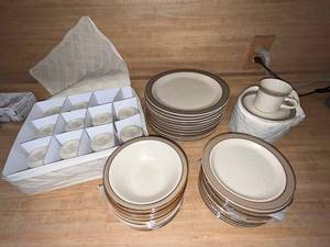 lot 40 image: Speckled Stoneware Dinnerware Set by Sakura, Service for 12, Made in Japan